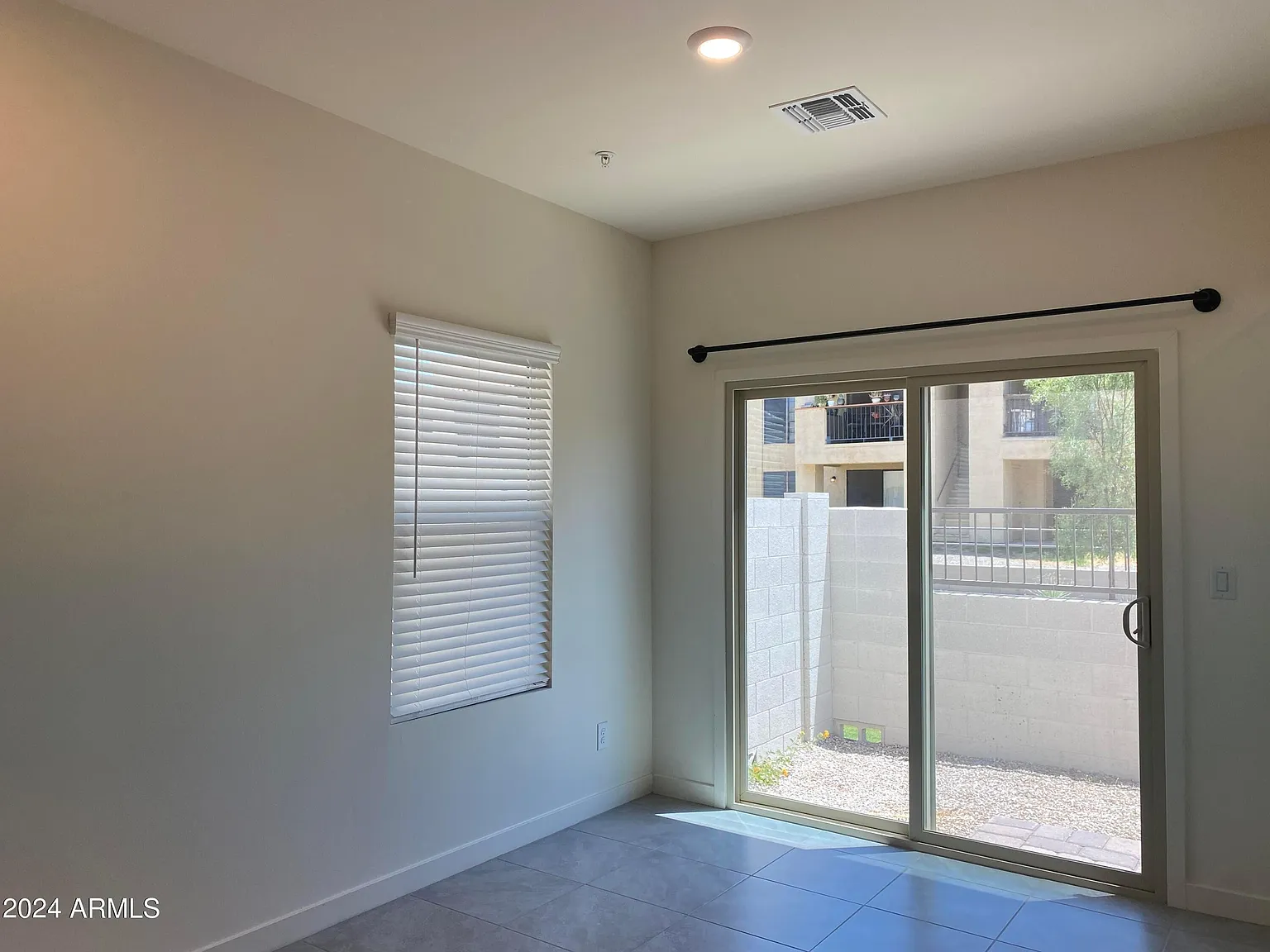 3 bed, 2.5 bath, 1497 sqft, $1,995 — Photo 4