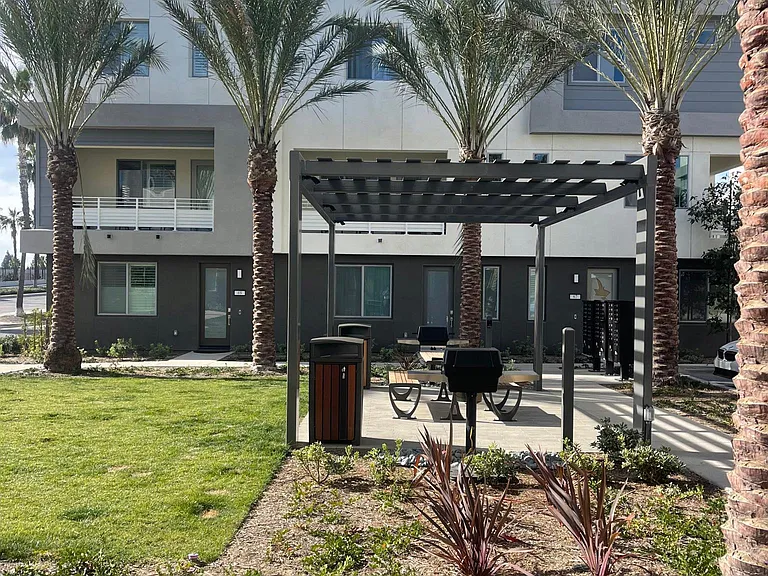 1896 S Westside Dr #70 — Photo 2