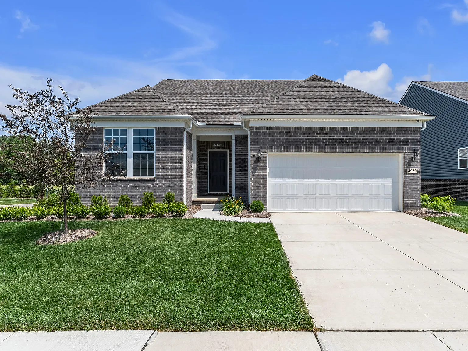 3 bed, 3.0 bath, 2774 sqft, $3,600 — Photo 4