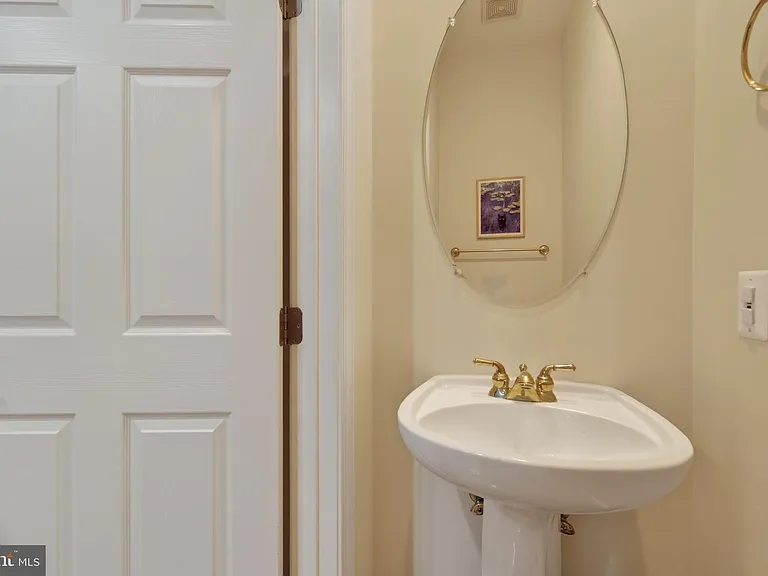 8814 Hunting Lodge Ct — Photo 29