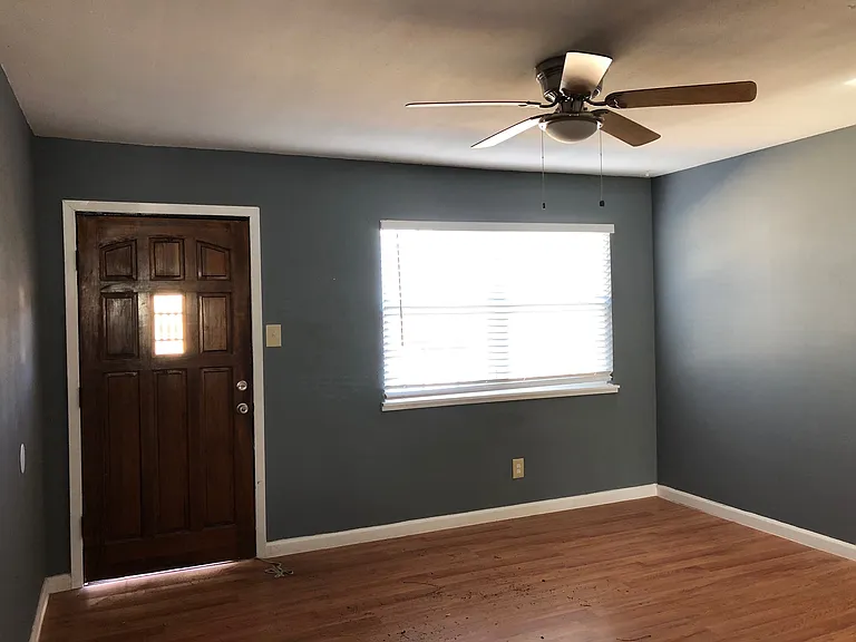 620 E Sears St — Photo 10