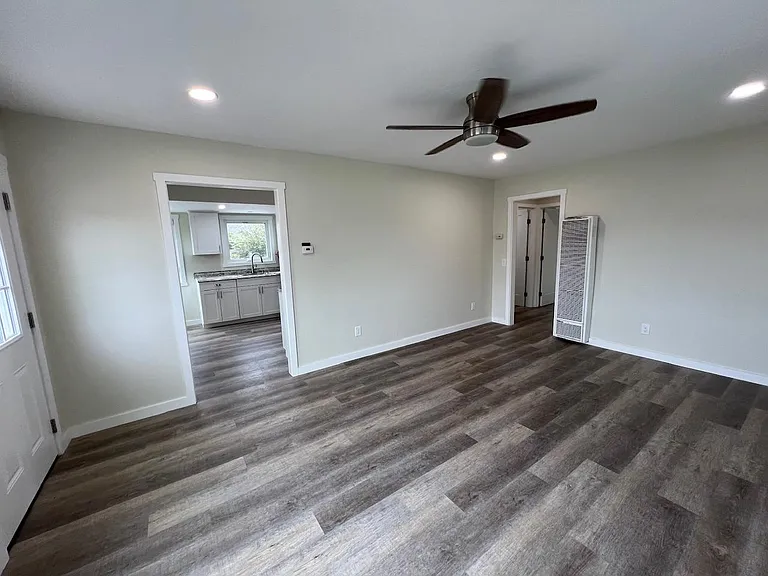 446 Tulare Ave — Photo 5