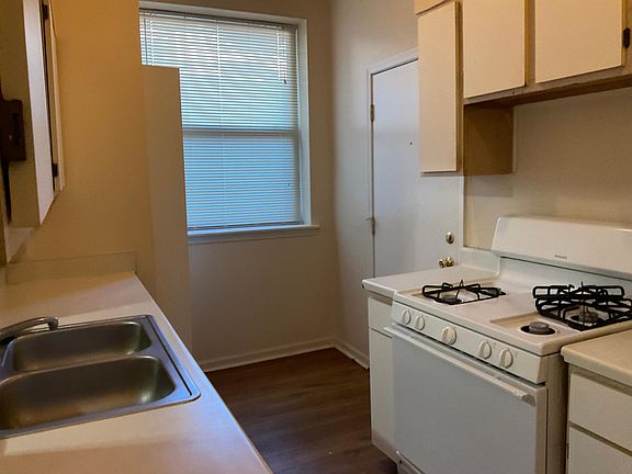 4th image of 1128 E 62nd St #2