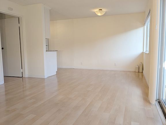 3rd image of 101 Belvedere Dr APT 11