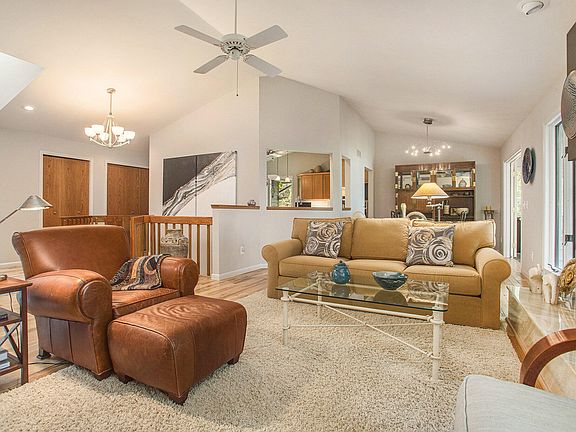3rd image of 1167 Rawson Ln
