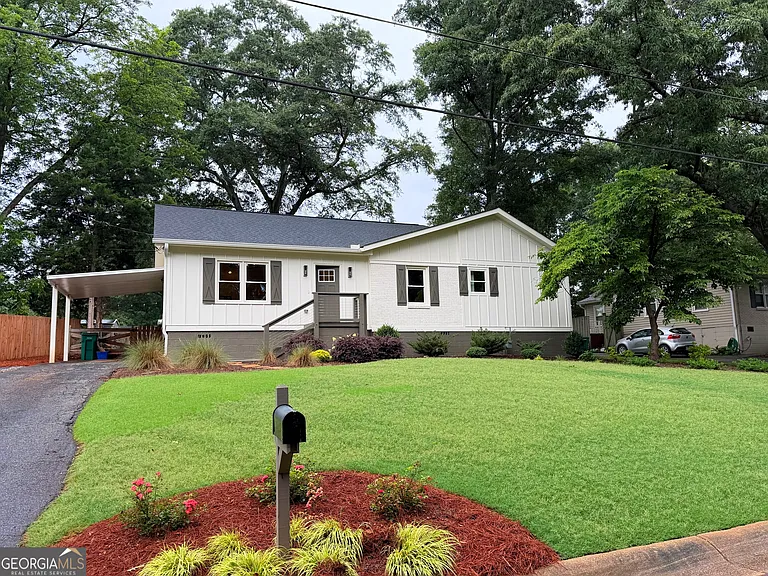 3300 Ridgecrest Rd SE — Photo 1