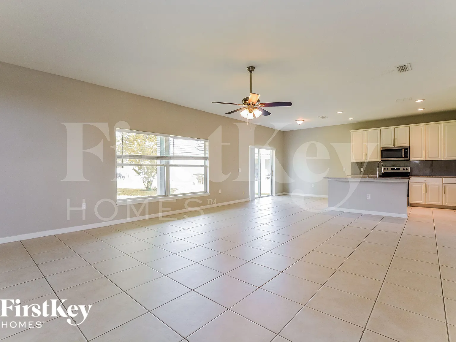 3 bed, 2.0 bath, 1596 sqft, $1,970 — Photo 2