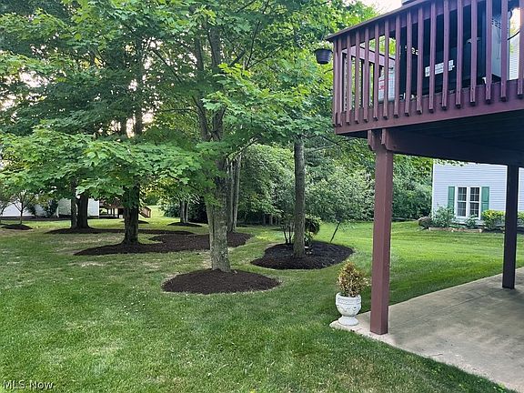 4th image of 680 Elmwood Point