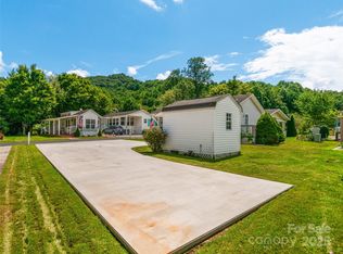 158 Summer Place Dr, Waynesville, NC 28785