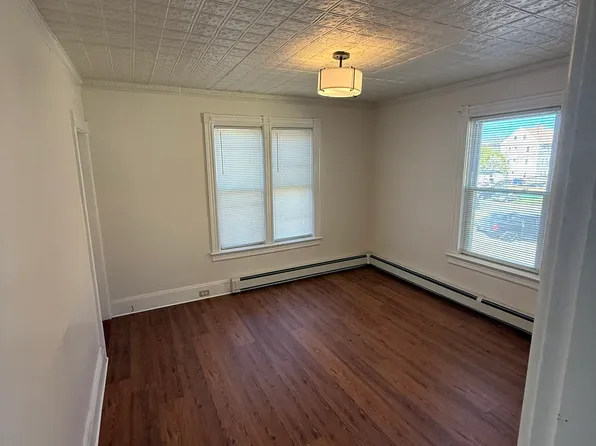 102 Francis Ave, Pawtucket, RI