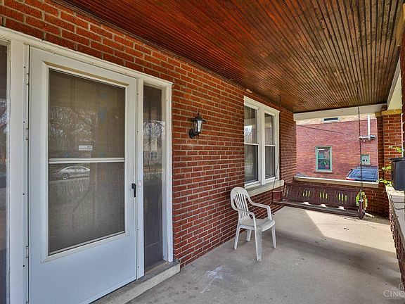 3rd image of 6564 Parkland Ave