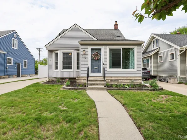 312 S Edgeworth Ave, Royal Oak, MI 48067