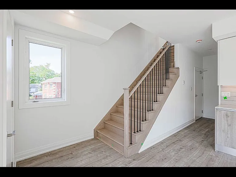 28 Marina Ave #23 — Photo 9