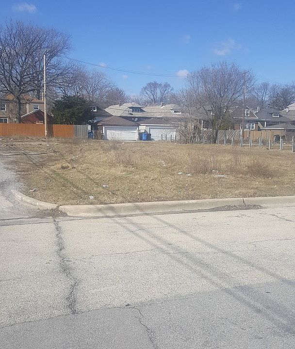2nd image of 8244 S Burnham Ave