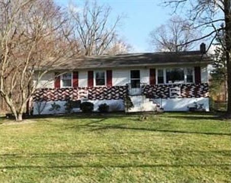 1st image of 1 Merriewold Ln S