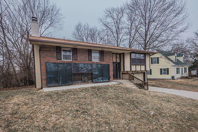 1st image of 1711 Cliff Dr