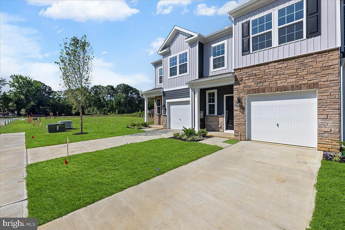 3 bed, 1558 sqft, $2,900 — Photo 3