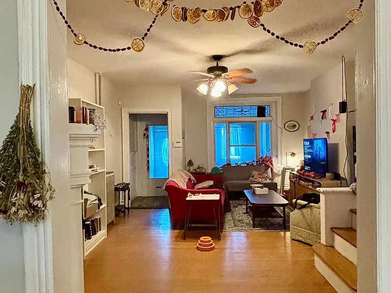 5132 Locust St — Photo 2