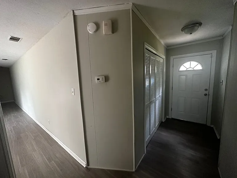 2359 Claremont Ln — Photo 5