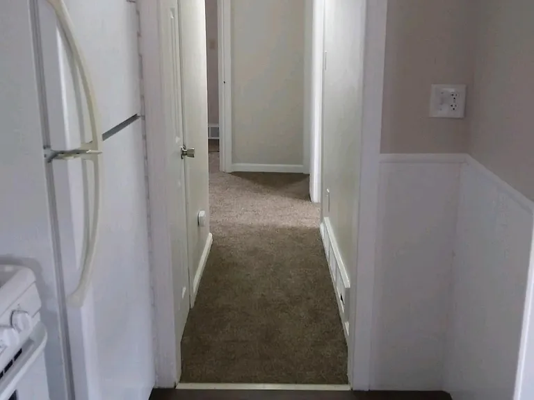 23718 Lambrecht Ave — Photo 7