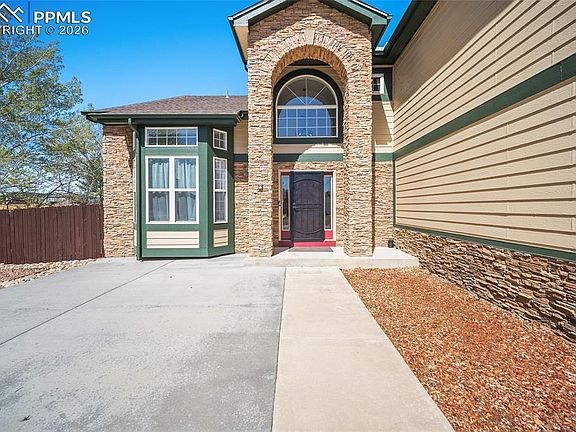 4th image of 7110 Sand Trap Dr