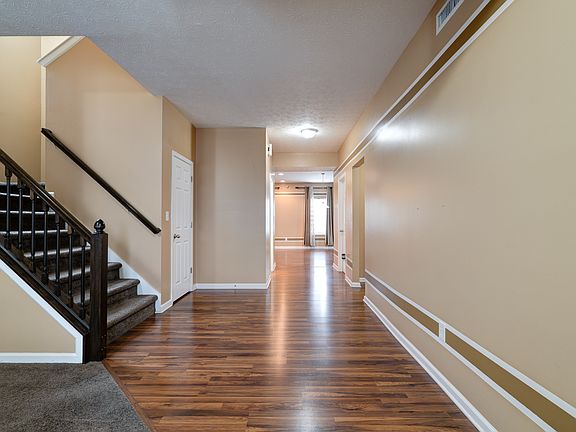 4th image of 2871 Odell St