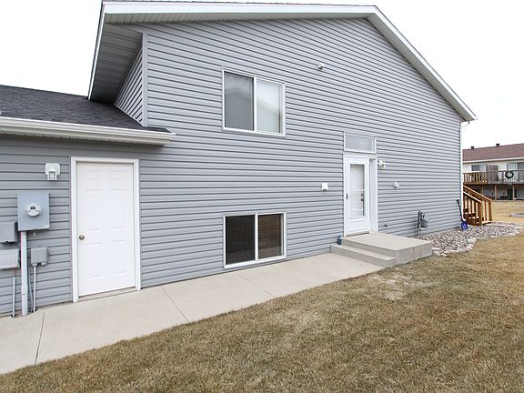 3rd image of 1066 42 Avenue W