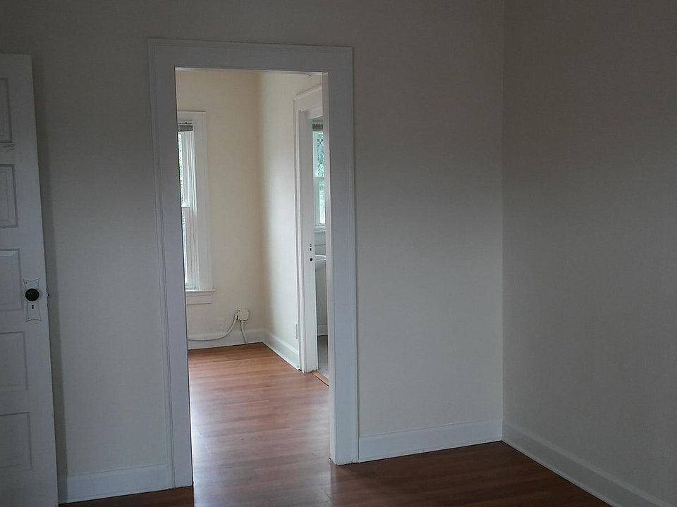 2nd image of 1926 W Washington St APT 9