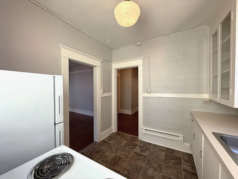 502 Minor Ave N — Photo 9