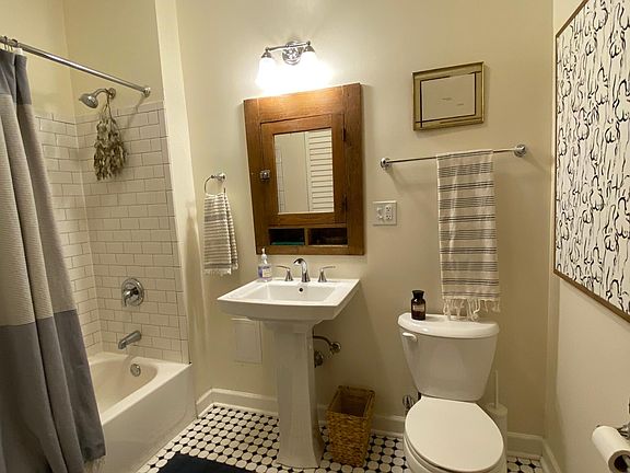 5th image of 3004 W Palmer Blvd APT 1