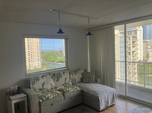 400 Hobron Ln, Honolulu, HI