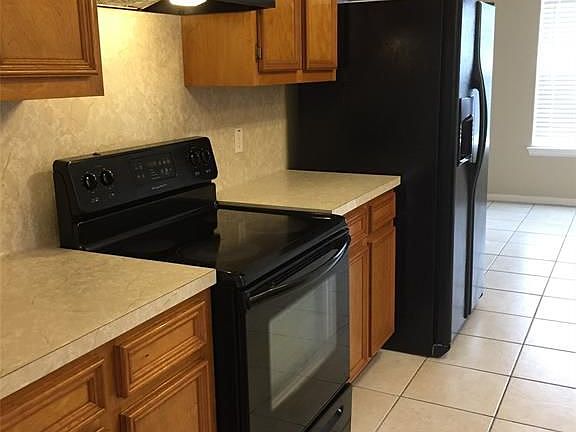 2nd image of 2705 Clara Ln