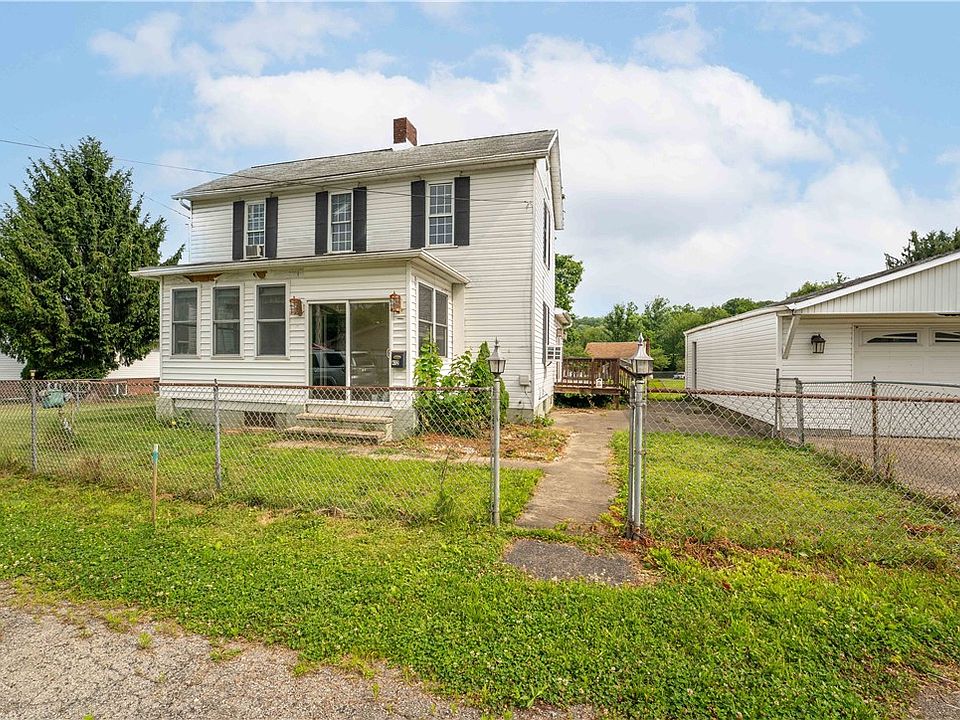 1st image of 412 Commercial Ave
