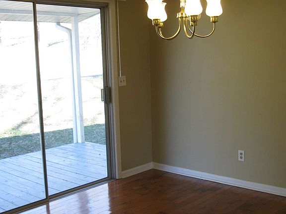 5th image of 464 Azalia Dr