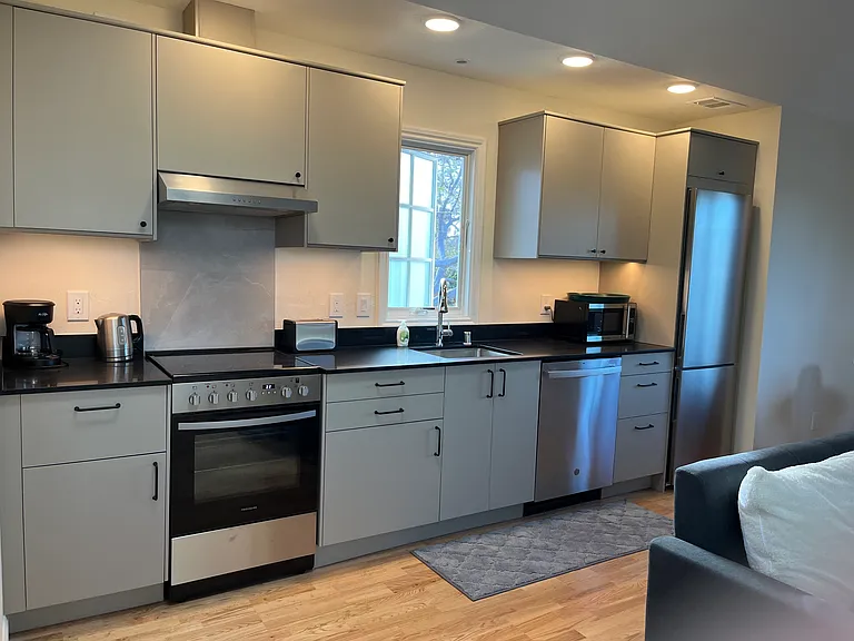 942 Clara Dr #A — Photo 4