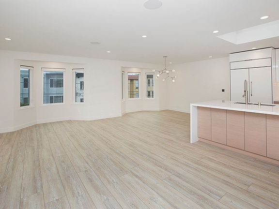 3rd image of 470 23rd Ave #1