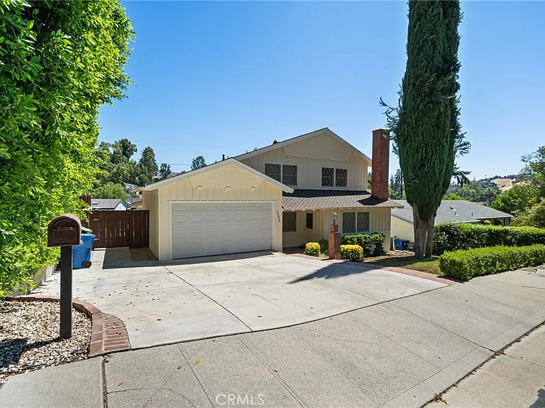 21816 Providencia St — Photo 8