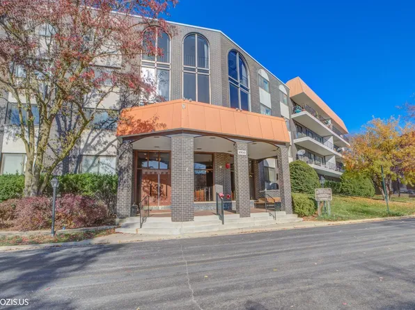 4900 Foster St APT 412, Skokie, IL 60077