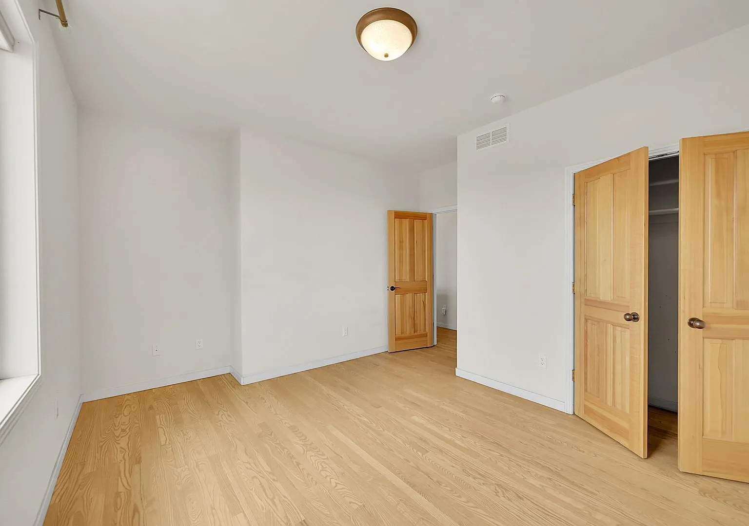 4 bedroom, 3 bath with separate ADU — Photo 3
