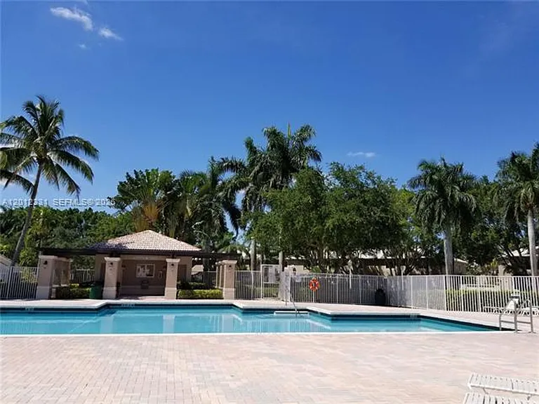 1527 Palermo Dr — Photo 7