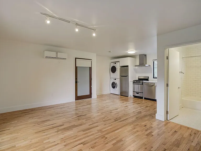 5525 Media Dr #6 — Photo 3