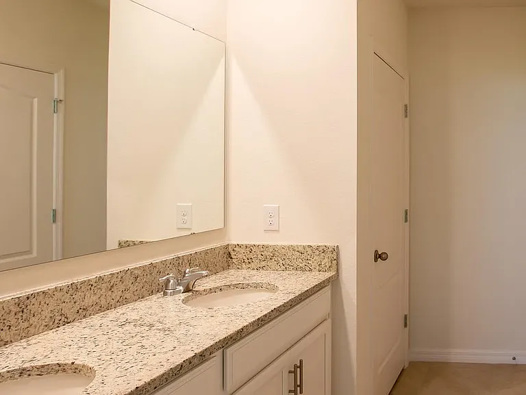 217 Duke Dr — Photo 51