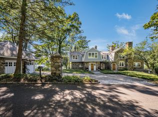 448 Lake Dr, Guilford, CT 06437