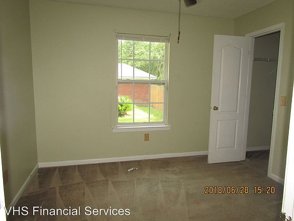 5th image of 77 Teresa Ave
