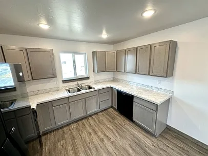 3193 Queen Anns St #3 — Photo 5