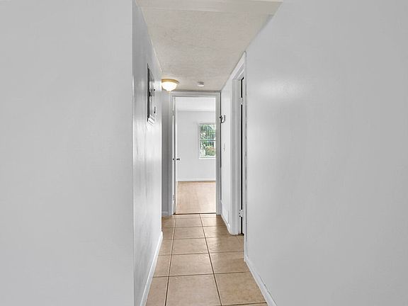 5th image of 265 Norwich L