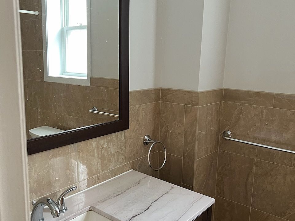 1st image of 335 Palisade Ave APT 2