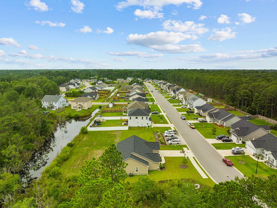 Collection 1 - Heritage Pointe Main Enterance