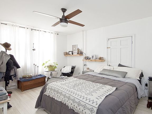 5th image of 74 Jewel St #1