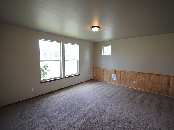 5th image of 2124 182nd St E